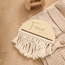 Load image into Gallery viewer, Birth Announcement and Milestone Discs