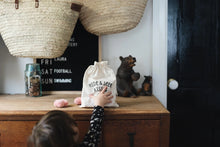 Load image into Gallery viewer, Hide & Seek Kisses