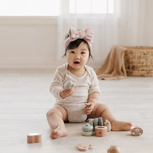 Load image into Gallery viewer, Cable Bow Headband
