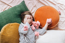 Load image into Gallery viewer, Hide &amp; Seek Kisses
